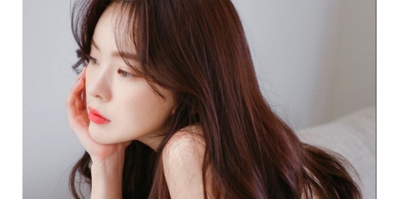 6 cách để nàng vai to mặc đẹp và thật xinh với áo trễ vai - Xõa tóc